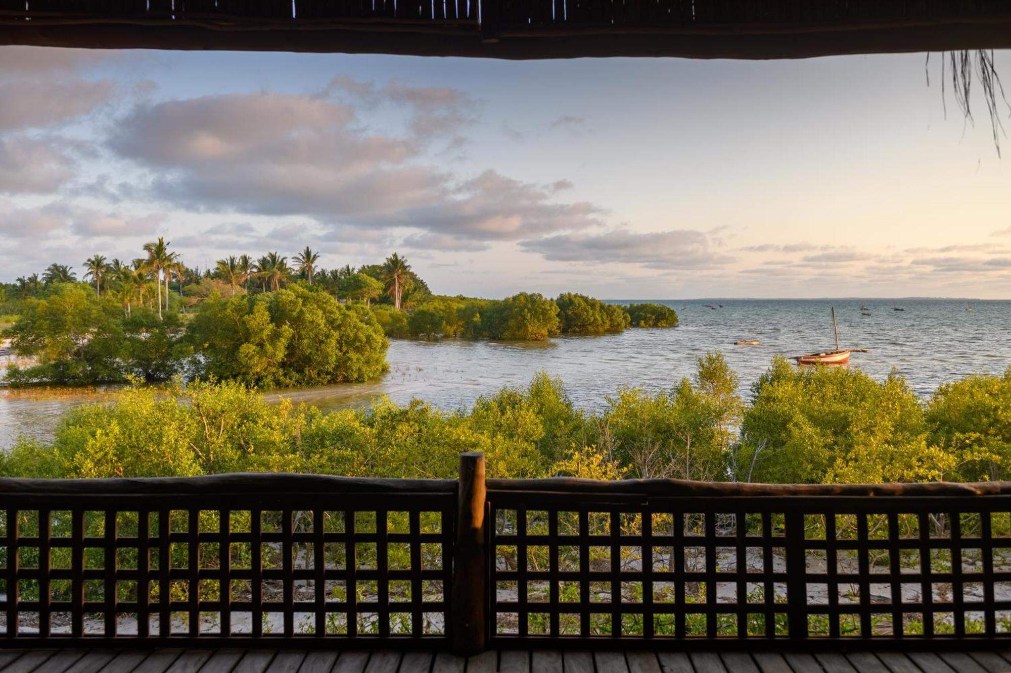 Ocean Pearl Beach Lodge Vilankulo Buitenkant foto